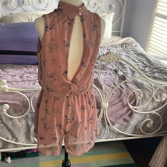 One piece dress top shorts bottom, Chelsea, size small, Rare! - Picture 5 of 6